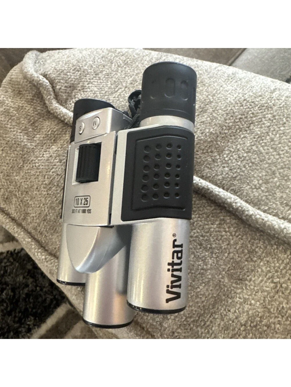 Vivitar CV-1025V Binoculars New Batteries Works Great